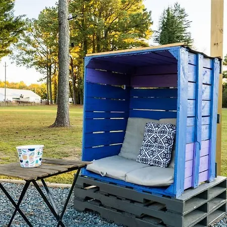 Experience Tiny Living, In Cape Charles, Va Vila